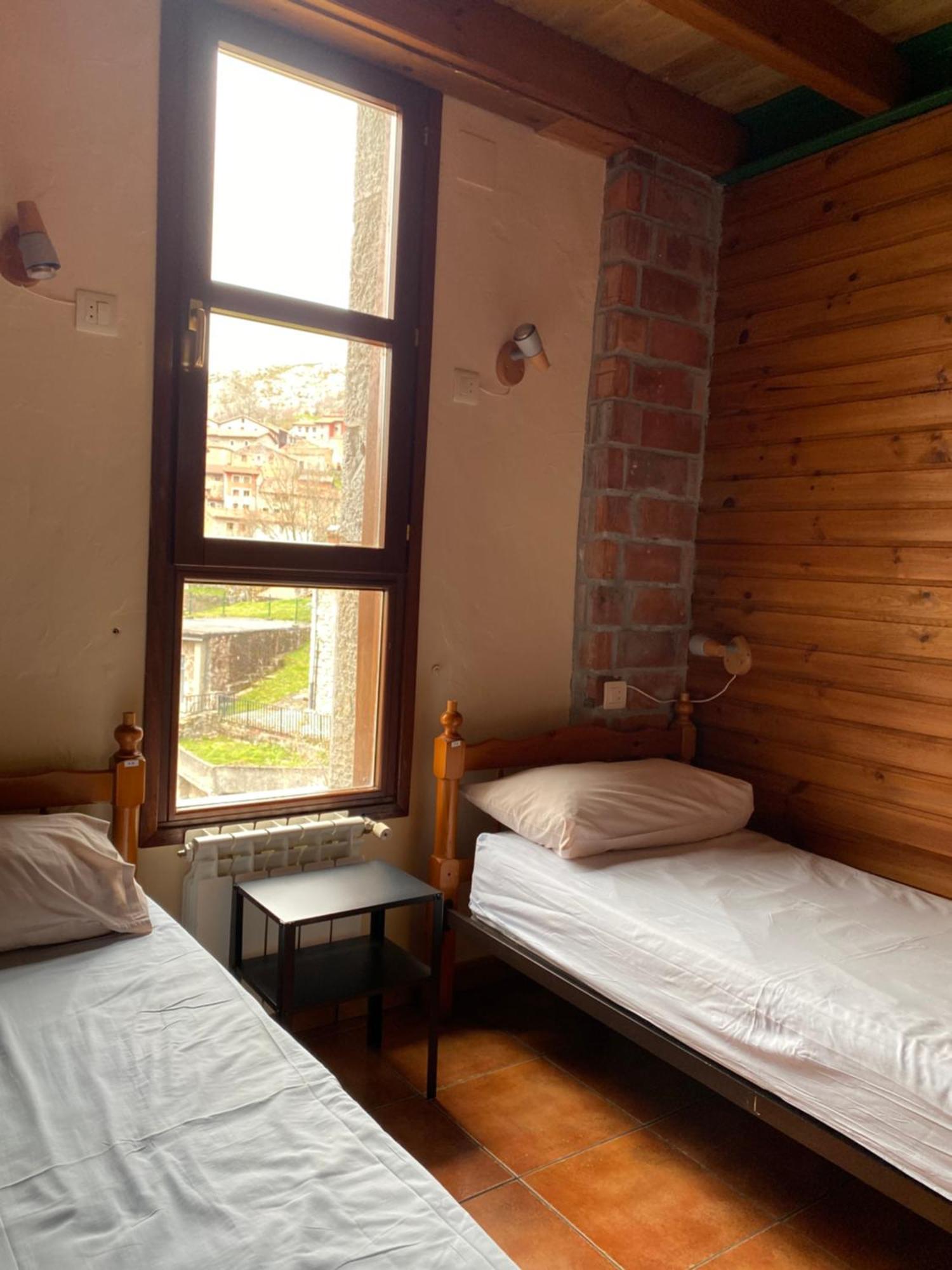 Albergue Pena Castil Sotres Exterior foto