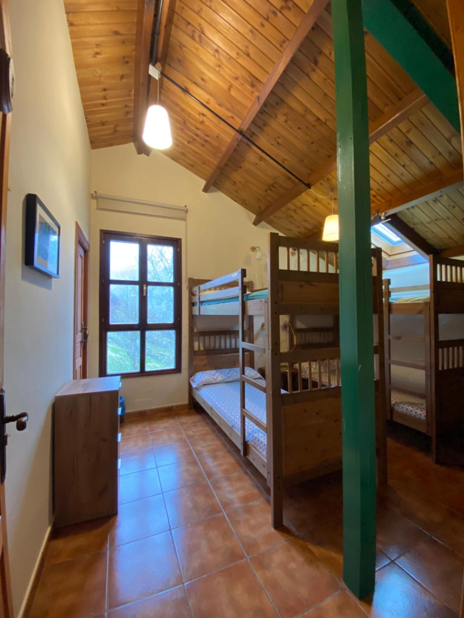 Albergue Pena Castil Sotres Exterior foto