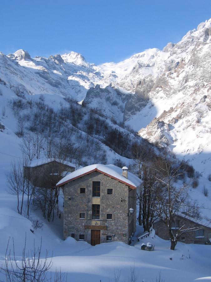 Albergue Pena Castil Sotres Exterior foto
